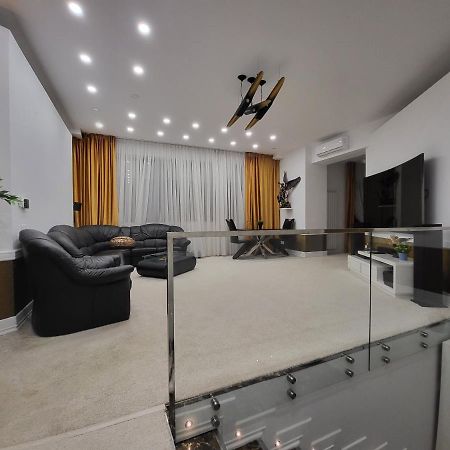 Large Luxury Apartment - Penthouse - Terrace Бухарест Екстер'єр фото
