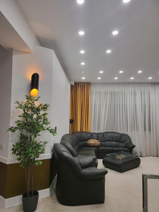 Large Luxury Apartment - Penthouse - Terrace Бухарест Екстер'єр фото