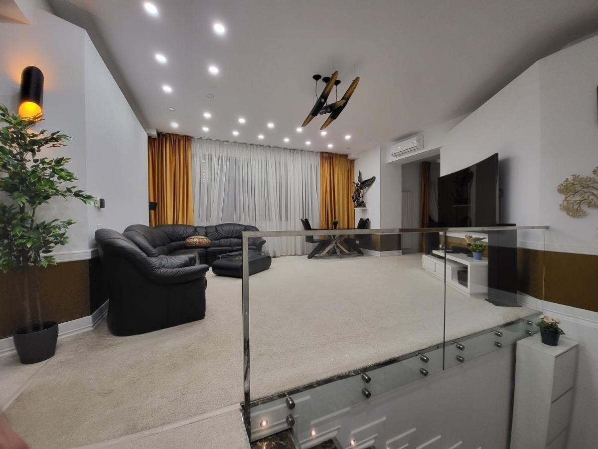 Large Luxury Apartment - Penthouse - Terrace Бухарест Екстер'єр фото