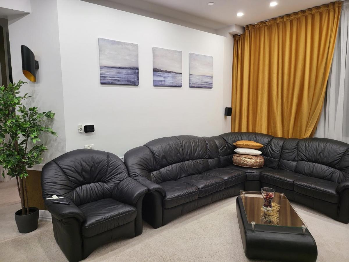 Large Luxury Apartment - Penthouse - Terrace Бухарест Екстер'єр фото